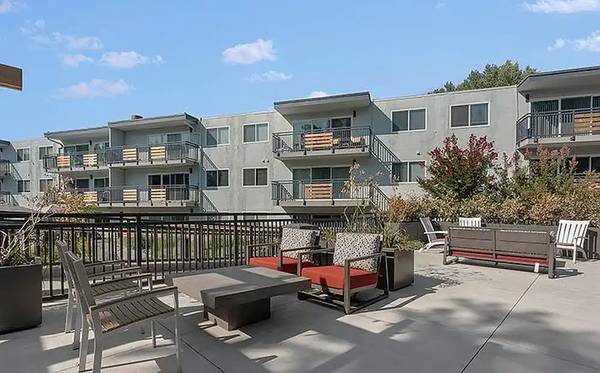 2BR/1BA Apartment · Walnut Creek photo 4