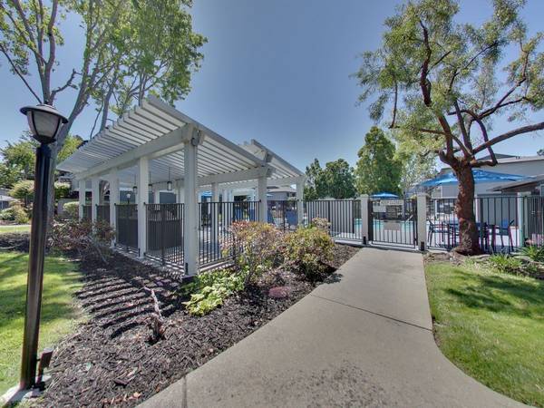 Apartments on 143rd Ave · San Leandro
