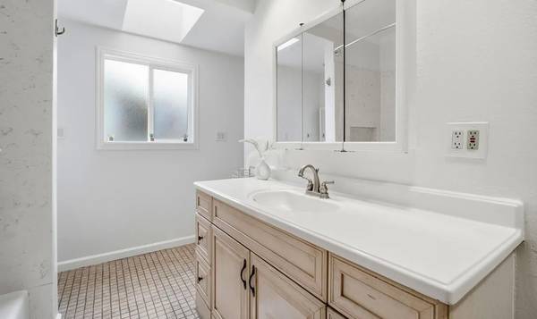 3BR/1BA Condo · Hayward photo 5