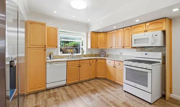 3BR/1BA Condo · Hayward photo 3