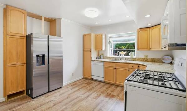 3BR/1BA Condo · Hayward photo 4