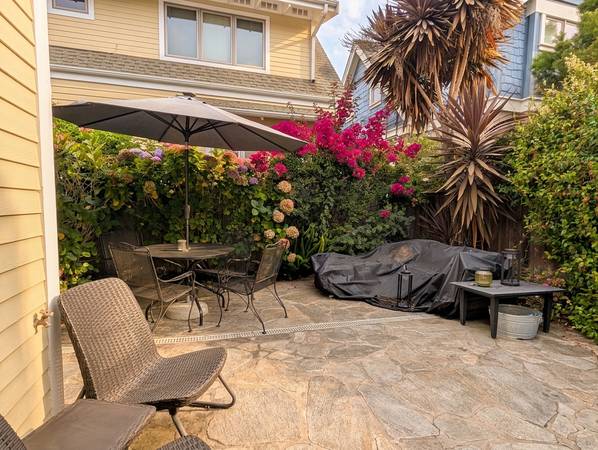 2BR/1BA Single Family House · Berkeley photo 3
