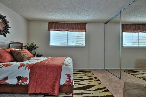 Apartments on 163rd Avenue · San Leandro photo 5