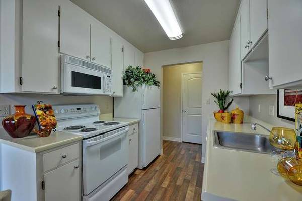 Apartments on 163rd Avenue · San Leandro