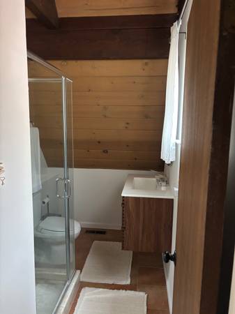 2BR/2BA Apartment · Oakland photo 5