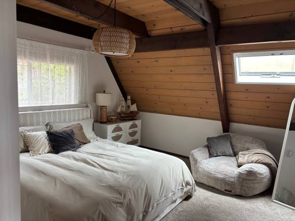 2BR/2BA Apartment · Oakland photo 4