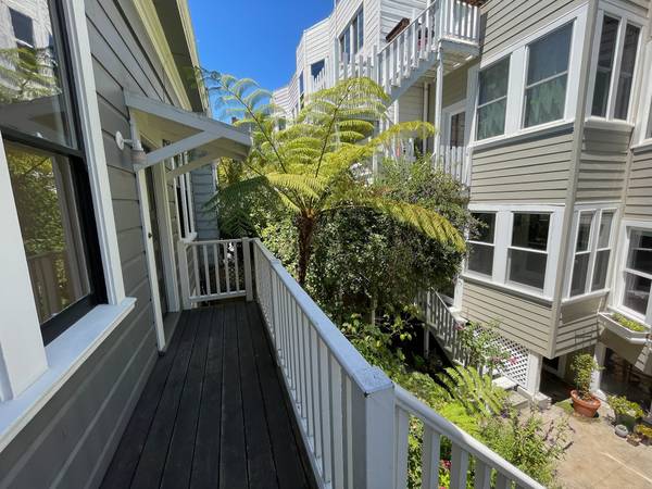 1BR/1BA Single Family House · San Francisco photo 3
