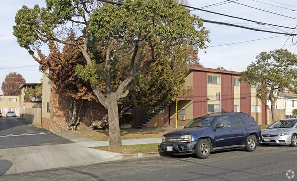 2BR/1BA Apartment on Pacific Avenue · Alameda photo 5