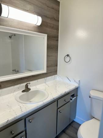 2BR/2BA Apartment · San Leandro photo 5