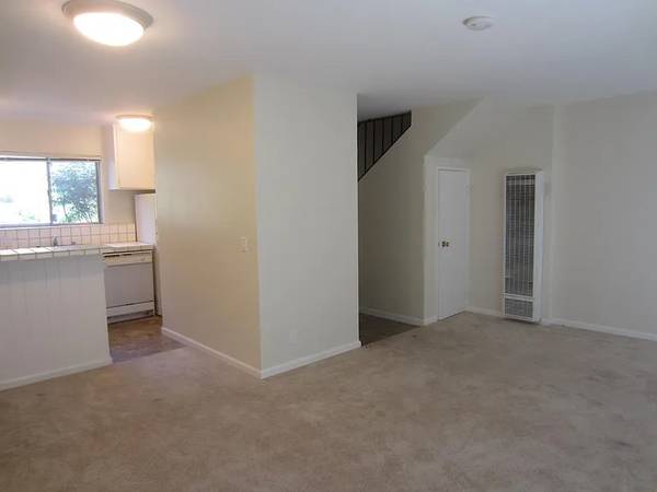 2BR/2BA Townhouse on Tennyson Avenue · Palo Alto photo 2