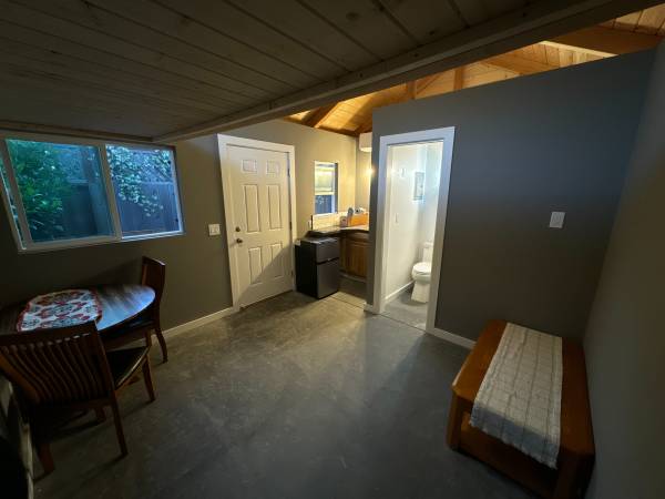 1BR/1BA Apartment · Rohnert Park photo 2