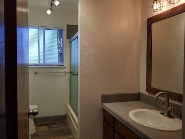 2BR/1BA Duplex · Santa Rosa photo 4