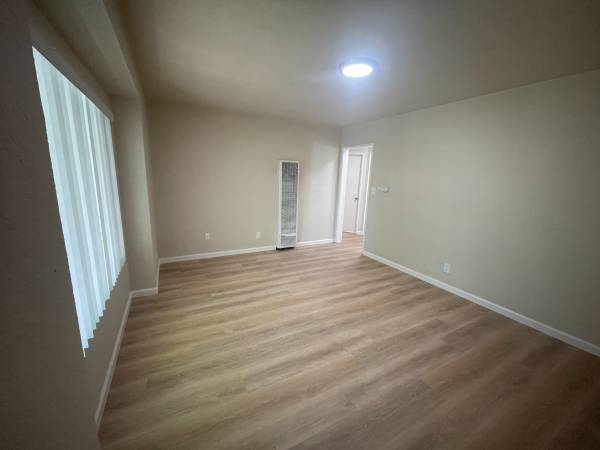 2BR/1BA Apartment on 99th Ave. Ct. · Oakland photo 4