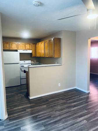 2BR/1BA Townhouse · Oakland photo 5