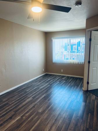 2BR/1BA Townhouse · Oakland photo 4