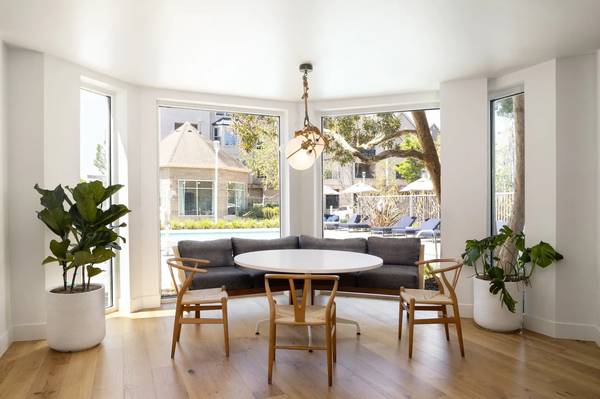 2BR/2BA Apartment · San Mateo photo 5
