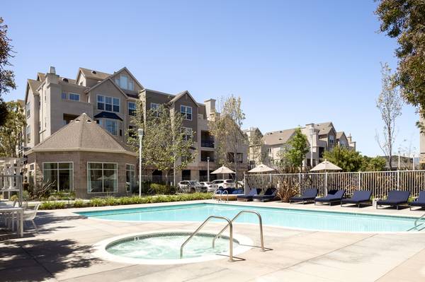2BR/2BA Apartment · San Mateo photo 3