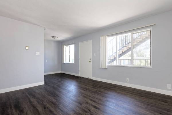 1BR/1BA Apartment · Oakland photo 5