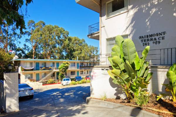 1BR/1BA Apartment · Oakland