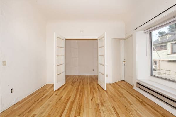 0BR/1BA Apartment · Oakland photo 4