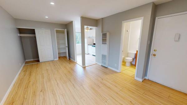 Apartments on Kingston Ave · Oakland photo 4