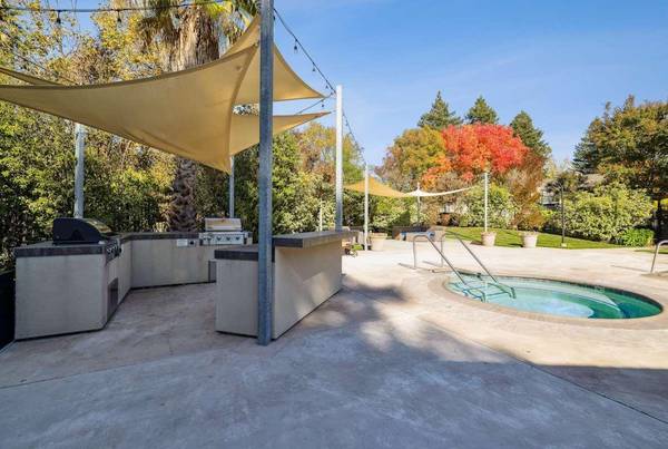 Apartments on Burt St. · Santa Rosa photo 3