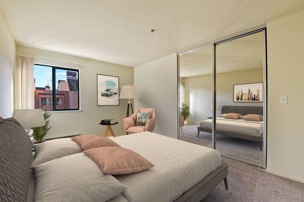 Apartments on Creekside Drive · Walnut Creek photo 3
