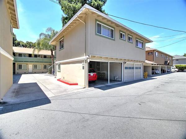 1BR/1BA Apartment on Coleman · Menlo Park photo 5