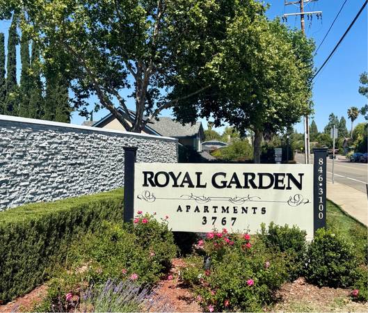 2BR/2BA Townhouse · Pleasanton