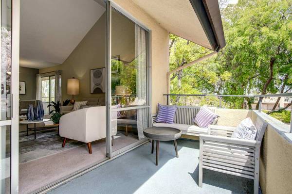 Apartments on Continental Circle · Mountain View