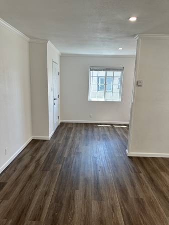 1BR/1BA Duplex · South San Francisco photo 5