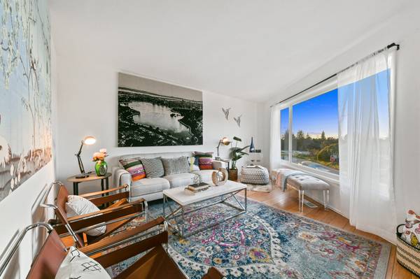 1BR/1BA Duplex · Oakland photo 3