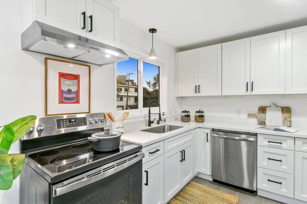 1BR/1BA Duplex · Oakland