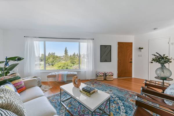 1BR/1BA Duplex · Oakland photo 4