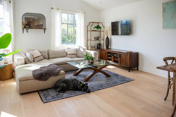 3BR/2BA Apartment · Oakland photo 2