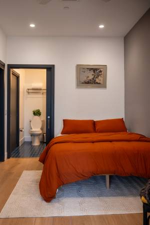 3BR/2BA Apartment · Oakland photo 4