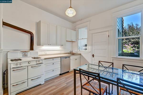 1BR/1BA Flat on San Jose Ave · San Francisco photo 5