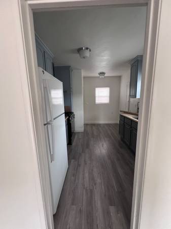 2BR/1BA Single Family House on Harrison St · San Leandro photo 3