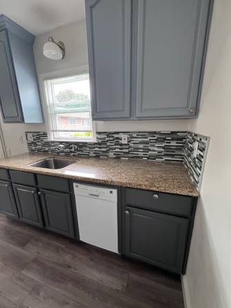 2BR/1BA Single Family House on Harrison St · San Leandro photo 2