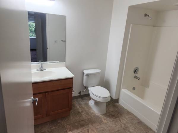 2BR/1BA Apartment on 7th Street · Santa Rosa photo 4
