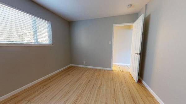 Apartments on Kingston Ave · Oakland photo 5