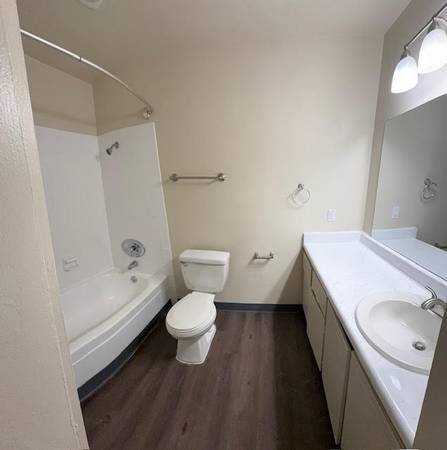 Apartments on Pine Street · Concord photo 3