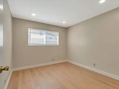 557 Troy Dr photo 3