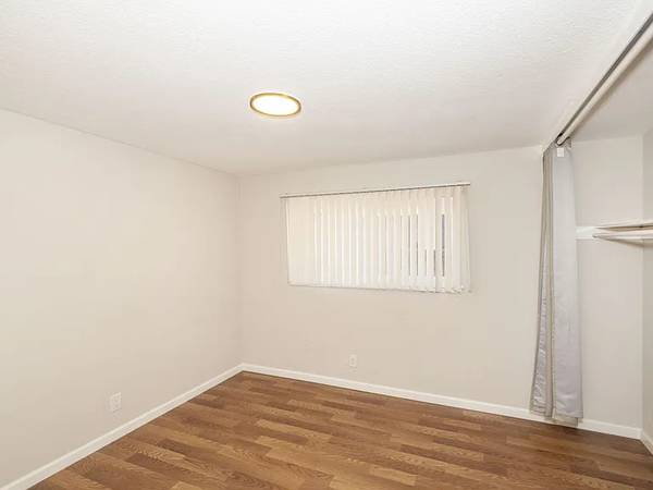 555 Stanford Ave unit A photo 5
