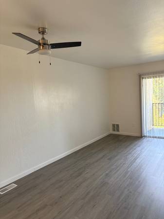 Hillcrest Townhomes Apartment Complex photo 5