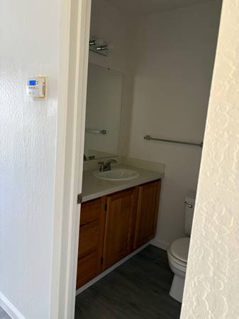 Hillcrest Townhomes Apartment Complex photo 2
