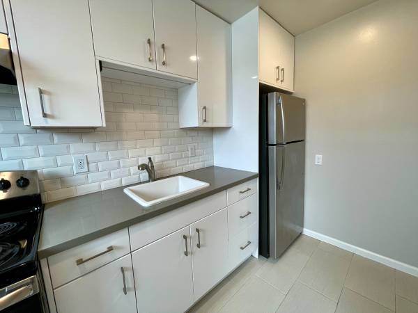 669 Oakland Ave. (LO) photo 5