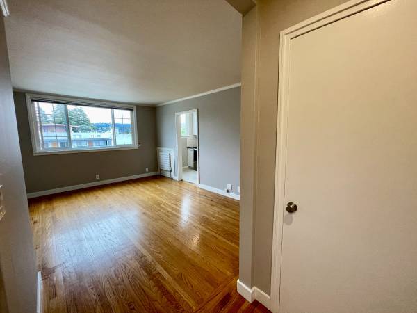 669 Oakland Ave. (LO) photo 2