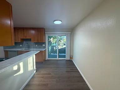 2BR/2BA Apartment on El Parque Ct · San Mateo photo 4