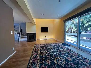 3BR/2BA Townhouse on N Rengstorff Ave · Mountain View photo 2